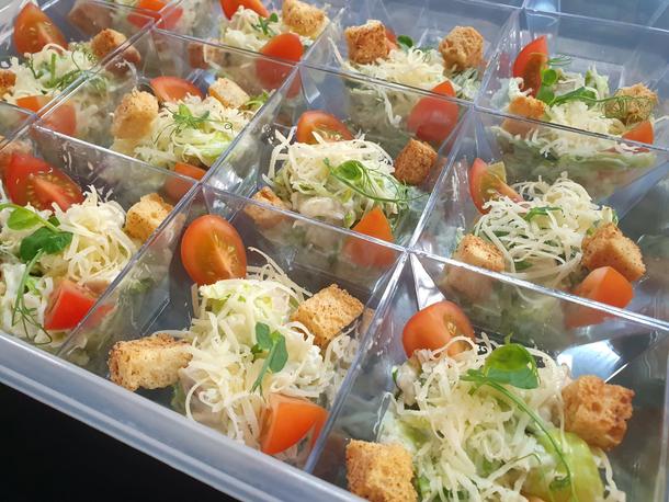 Цезарь с курицей