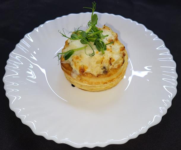 Жульен куриный с грибами в валоване