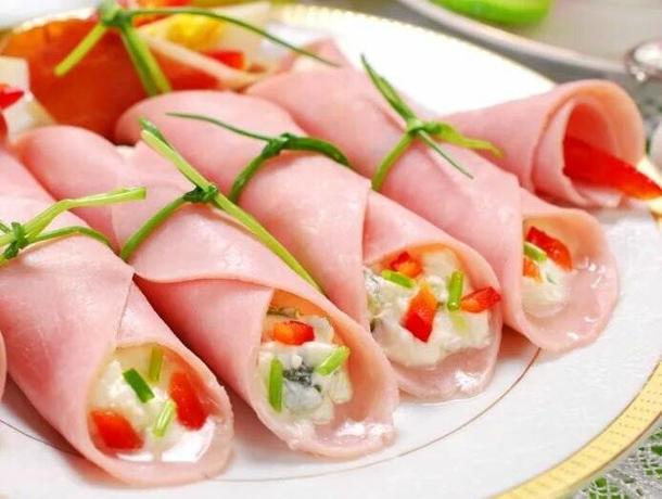 Каннеллони из ветчины с сырным муссом Каннеллони из ветчины с сырным муссом