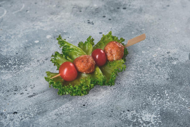 Брошет с митболами