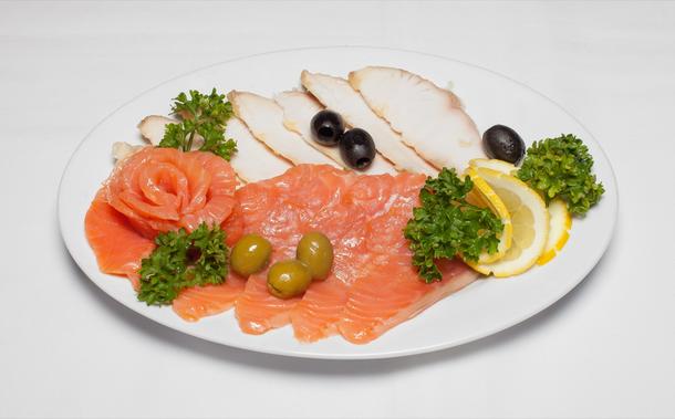 Ассорти рыбных закусок к праздничному столу Ассорти рыбных закусок к праздничному столу