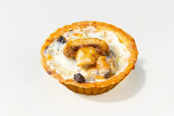 Жюльен сливочный с курицей, грибами и пармезаном