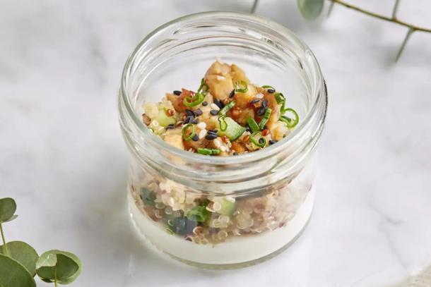 Салат с запеченой курочкой, овощами и домашним майонезом Салат с запеченой курочкой, овощами и домашним майонезом