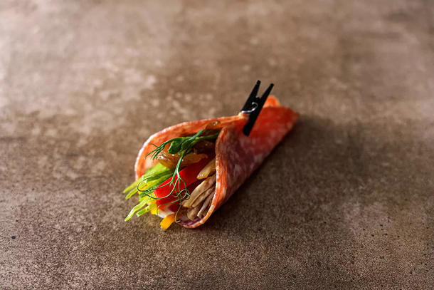 Милана в зажиме Милана в зажиме