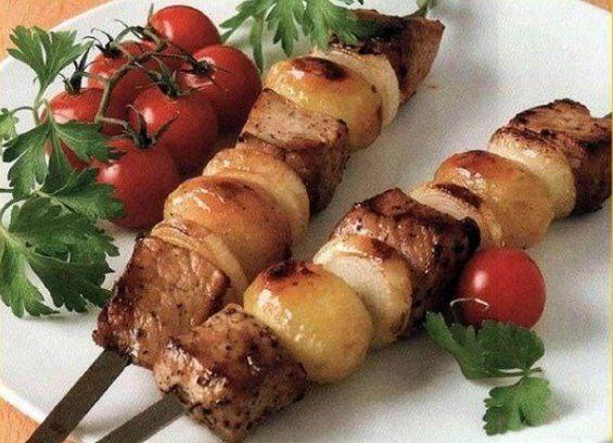 Шашлычки из свинины и бейби картофеля