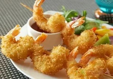 Тигровая креветка в хрустящем тесте с соусом sweet chili
