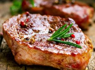 Стейк из свинины с сливочным соусом