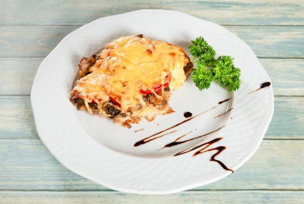 Свинина запеченная с грибами