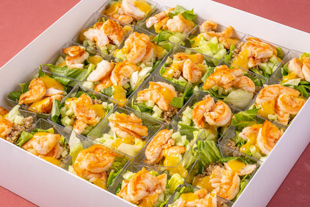 Бокс салатов с креветкой и киноа
