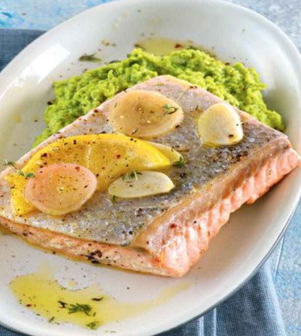 Филе форели с картофельным пюре со шпинатом