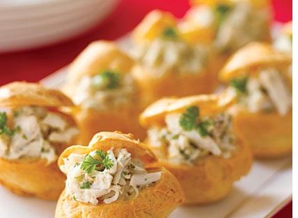 Профитроль с куриным салатом Профитроль с куриным салатом