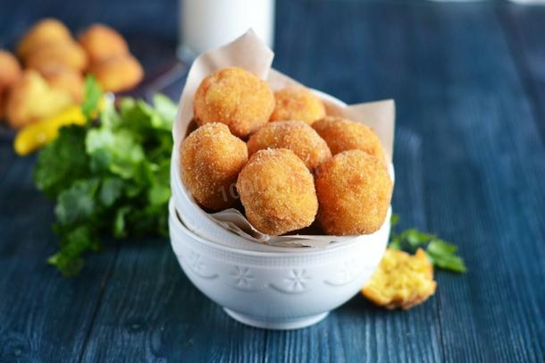 Крокет из цыпленка с сырным соусом Крокет из цыпленка с сырным соусом