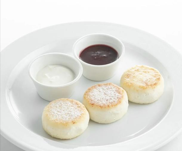 Сырники со сметаной