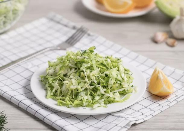 Салат капуста с огурцом