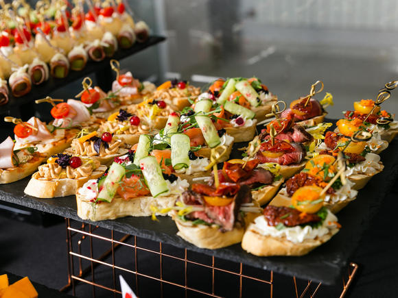 День рождения на 20 персон в Екатеринбурге