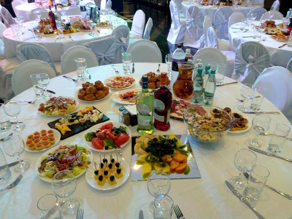 Доставка блюд и напитков на 20 персон в Екатеринбурге