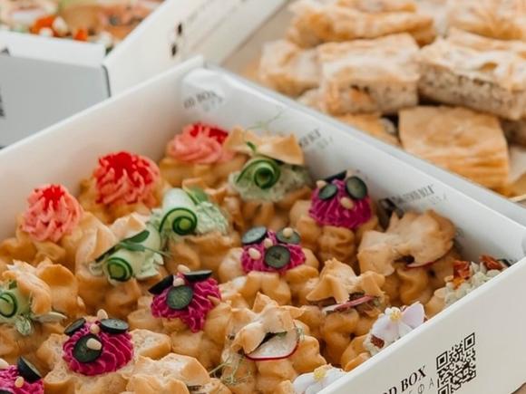 Доставка блюд и напитков на 8 персон в Екатеринбурге