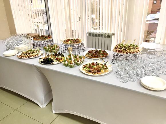 Доставка блюд и напитков на 38 персон в Екатеринбурге