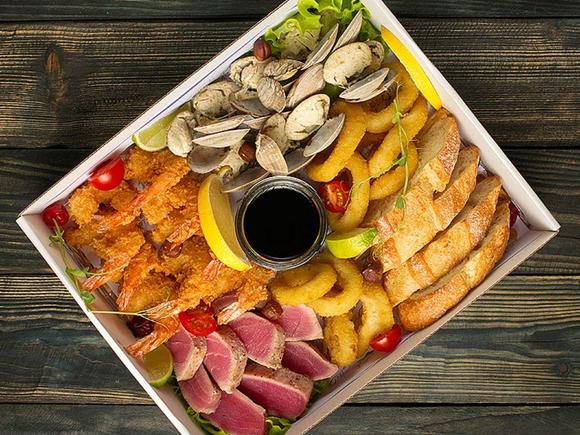 Заказать Сет &quot;Деликатесный&quot; коллекция морепродуктов на 6-8 персон в Санкт-Петербурге
