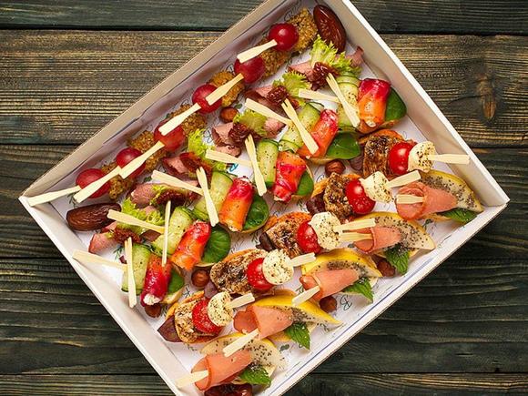 Заказать Welcome Фуршетный сет на 3-4 персоны в Санкт-Петербурге