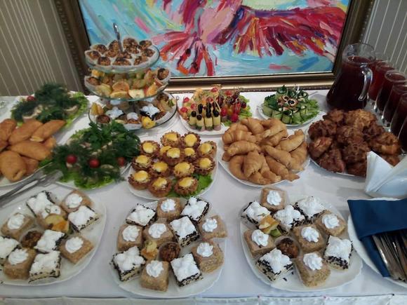 Заказать Праздничный фуршетный сет с горячими закусками на 12 персон в Екатеринбурге