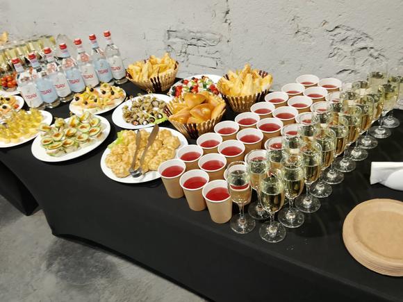 Фуршет с шашлычками и десертами на 85 персон в Екатеринбурге