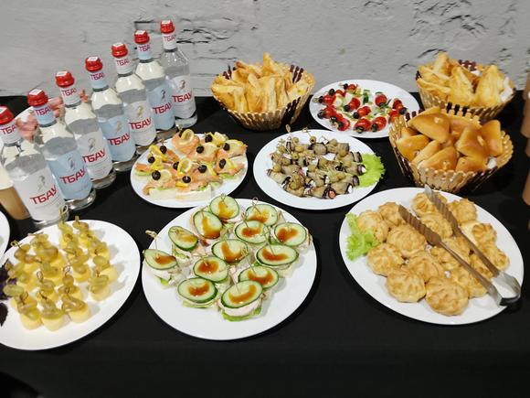 Легкий сет закусок и канапе на 12 персон в Екатеринбурге