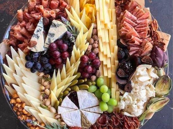 Ассорти закусок и канапе на 36-40 персон в Екатеринбурге