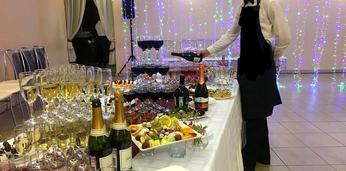 Праздничный фуршет с горячими закусками на 37-40 персон