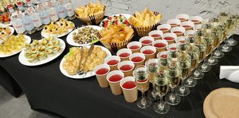 Фуршет с шашлычками и десертами на 85 персон