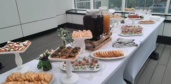 Доставка блюд и напитков на 100 персон