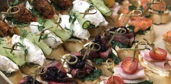 Доставка блюд и напитков на 60 персон