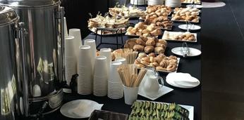 Доставка блюд и напитков на 100 персон