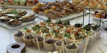 Праздничное меню с шашлычками, салатами и закусками на 50 персон